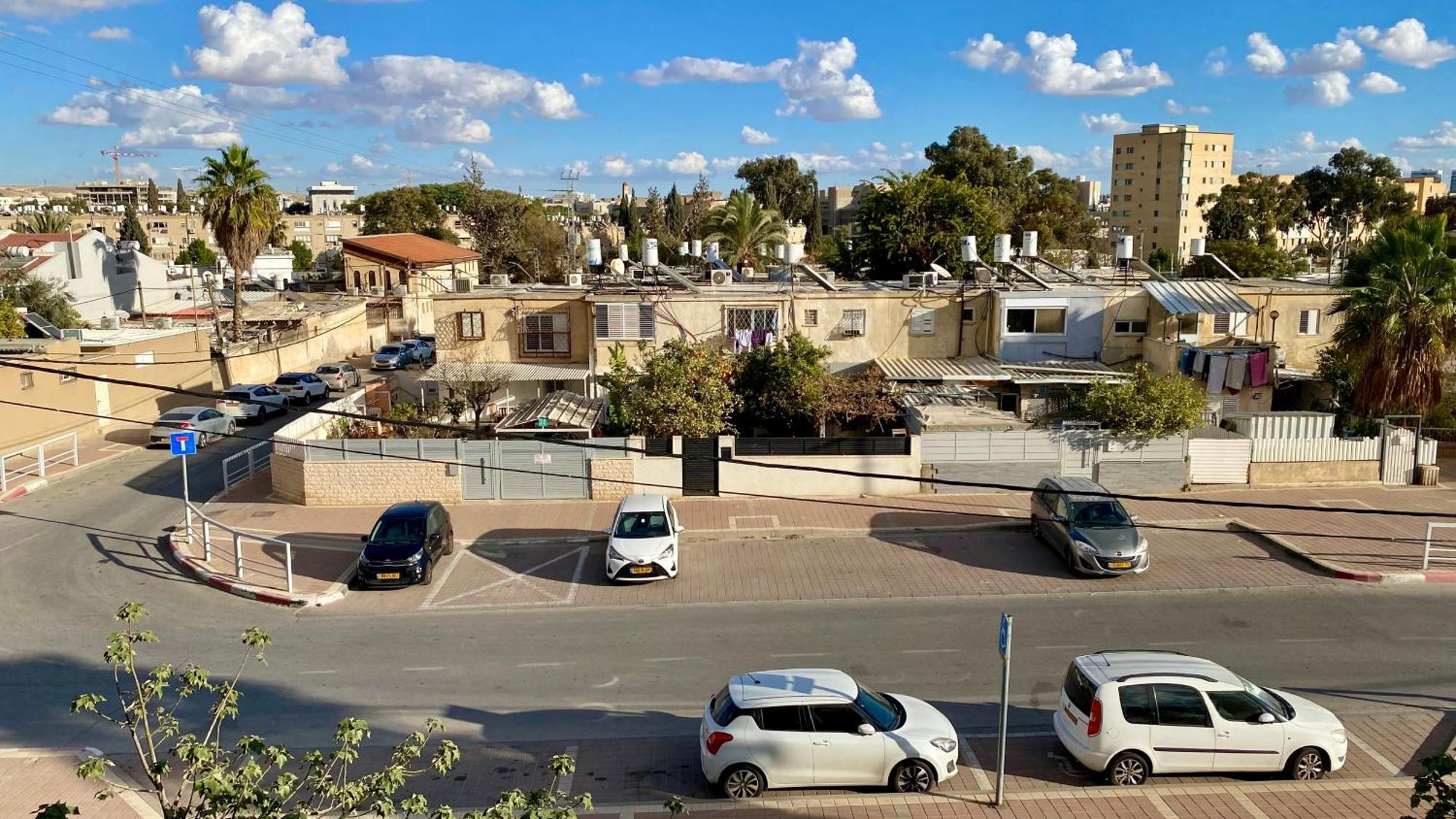 דירה יפיפיה! מיקום מעולה! אוניברסיטת בן גוריון, סורוקה, שוק, פארק! Apartamento Beersheba Exterior foto