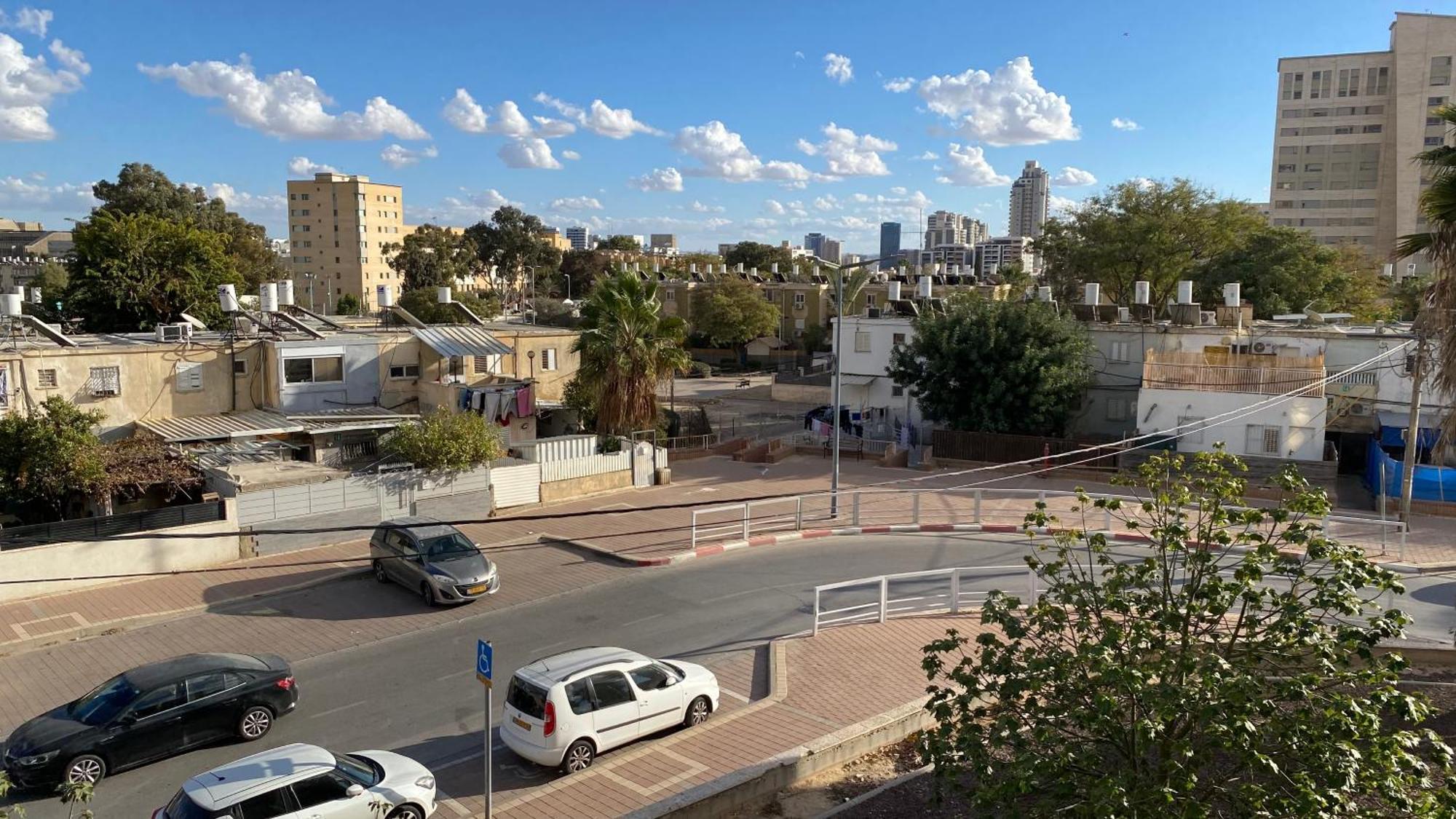 דירה יפיפיה! מיקום מעולה! אוניברסיטת בן גוריון, סורוקה, שוק, פארק! Apartamento Beersheba Exterior foto